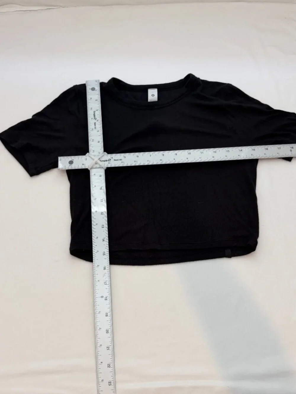 Lululemon Hold Tight Cropped Tee Womens Size 8 Black Ribbed Modal Stretch Top